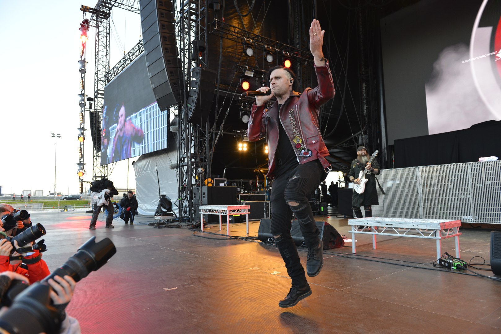 190608 05 Three Days Grace Crater Stage 0001