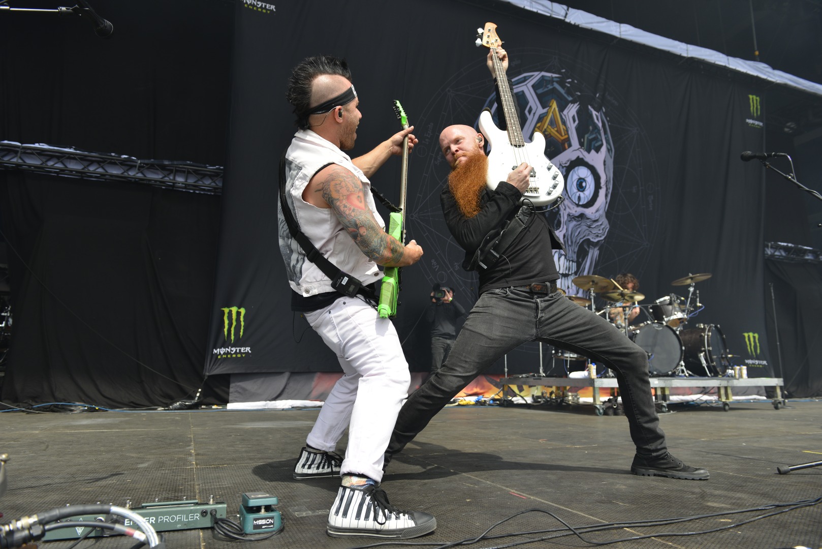 190609 01 Atreyu Volcano Stage 0001