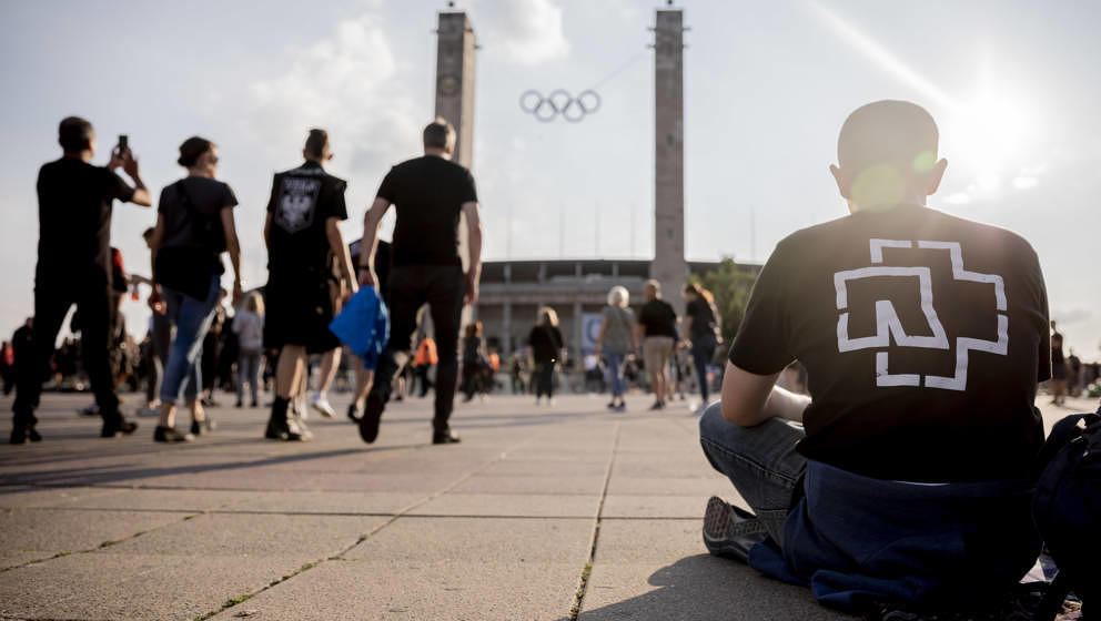 Warten auf Rammstein. Berliner Olympiastadion am Nachmittag des 22. Juni 2019.