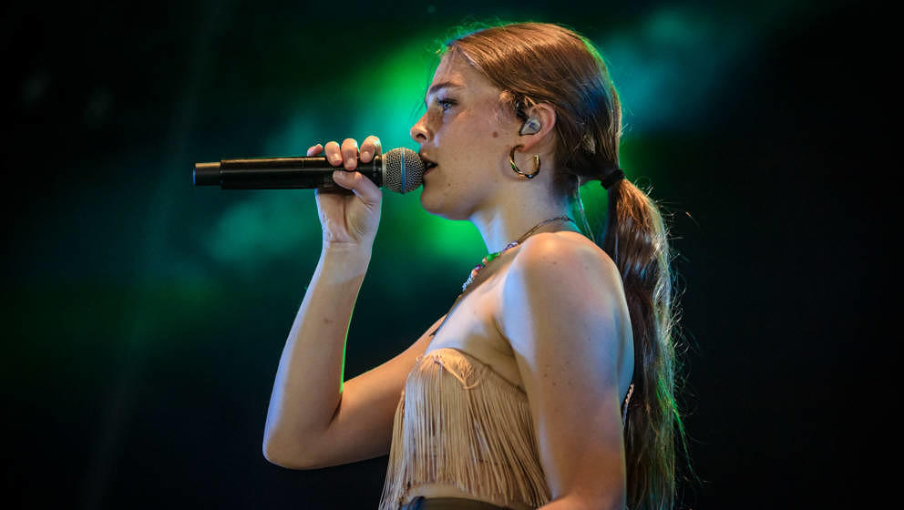 Maggie Rogers beim Roskilde Festival 2019.