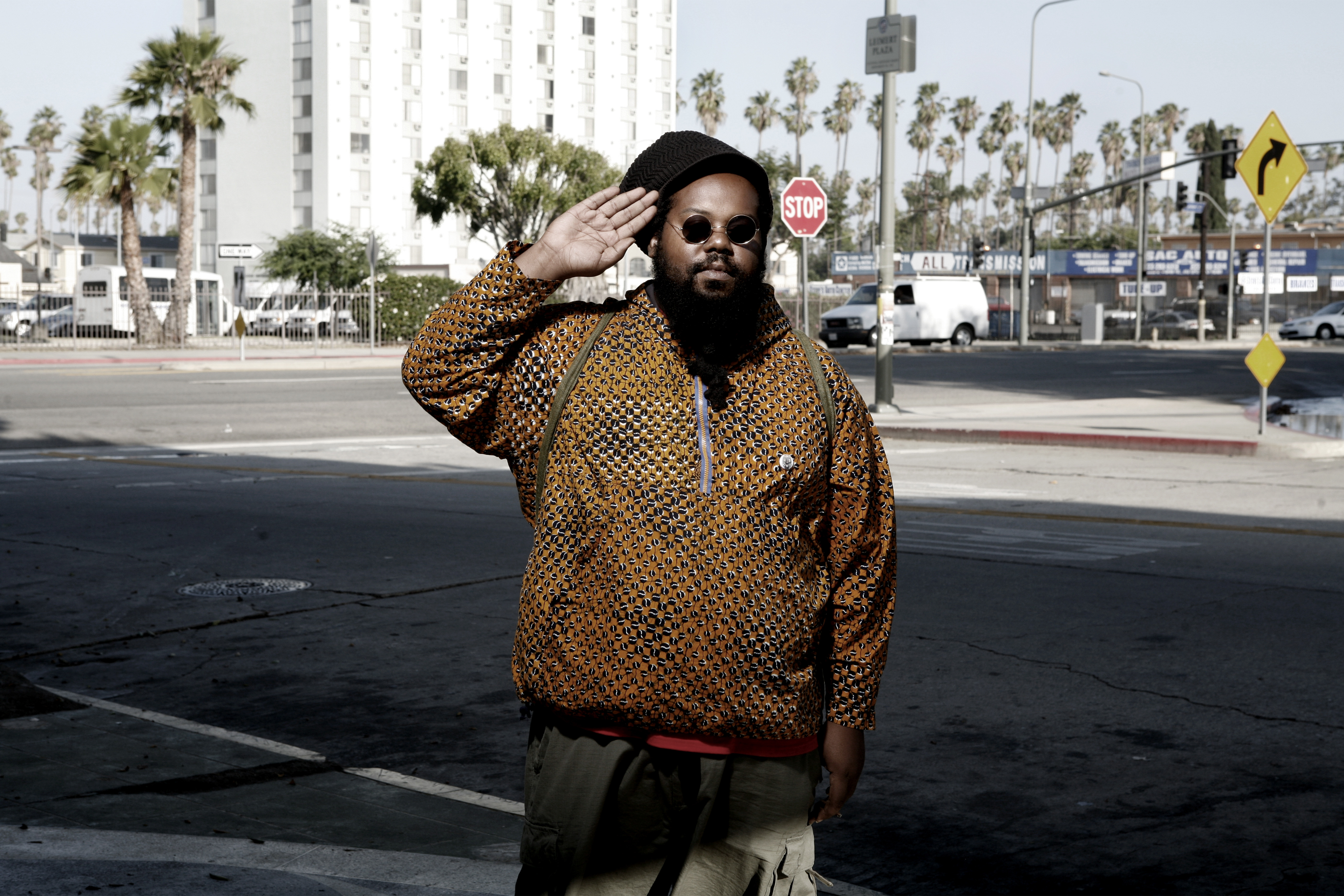 Der DJ und HipHop-Produzent Ras G starb am 29. Juli 2019 mit 39 Jahren in Los Angeles. Die Todesursache ist bisher nicht bekannt.