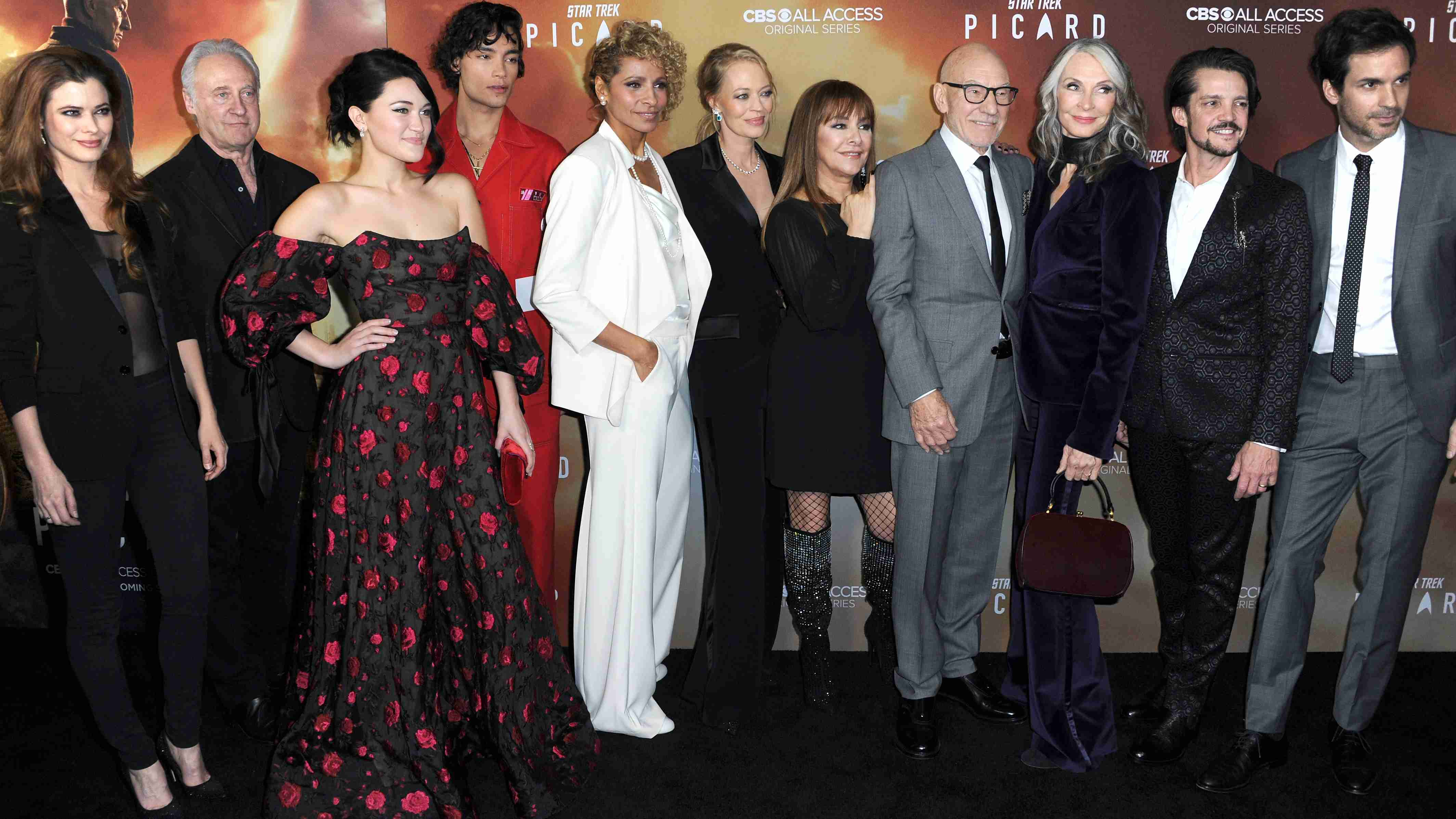 Die Schauspieler Peyton List, Brent Spiner, Isa Briones, Evan Evagora, Michelle Hurd, Jeri Ryan, Marina Sirtis, Sir Patrick Stewart, Gates McFadden, Jonathan Del Arco und Santiago Cabrera (v.l.) bei der Premiere von 