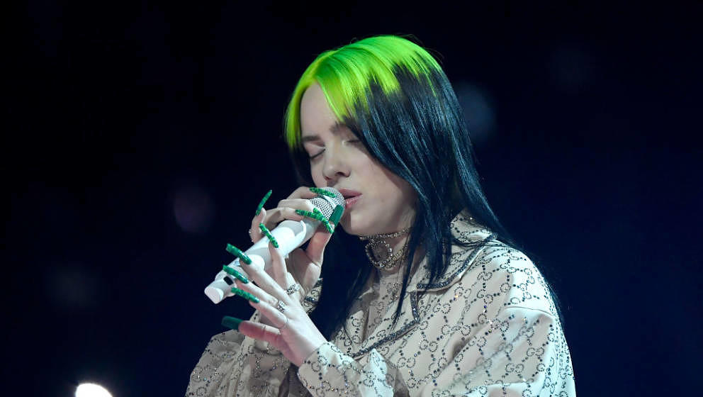 LOS ANGELES, CALIFORNIA - JANUARY 26: Billie Eilish performs onstage during the 62nd Annual GRAMMY Awards at Staples Center o