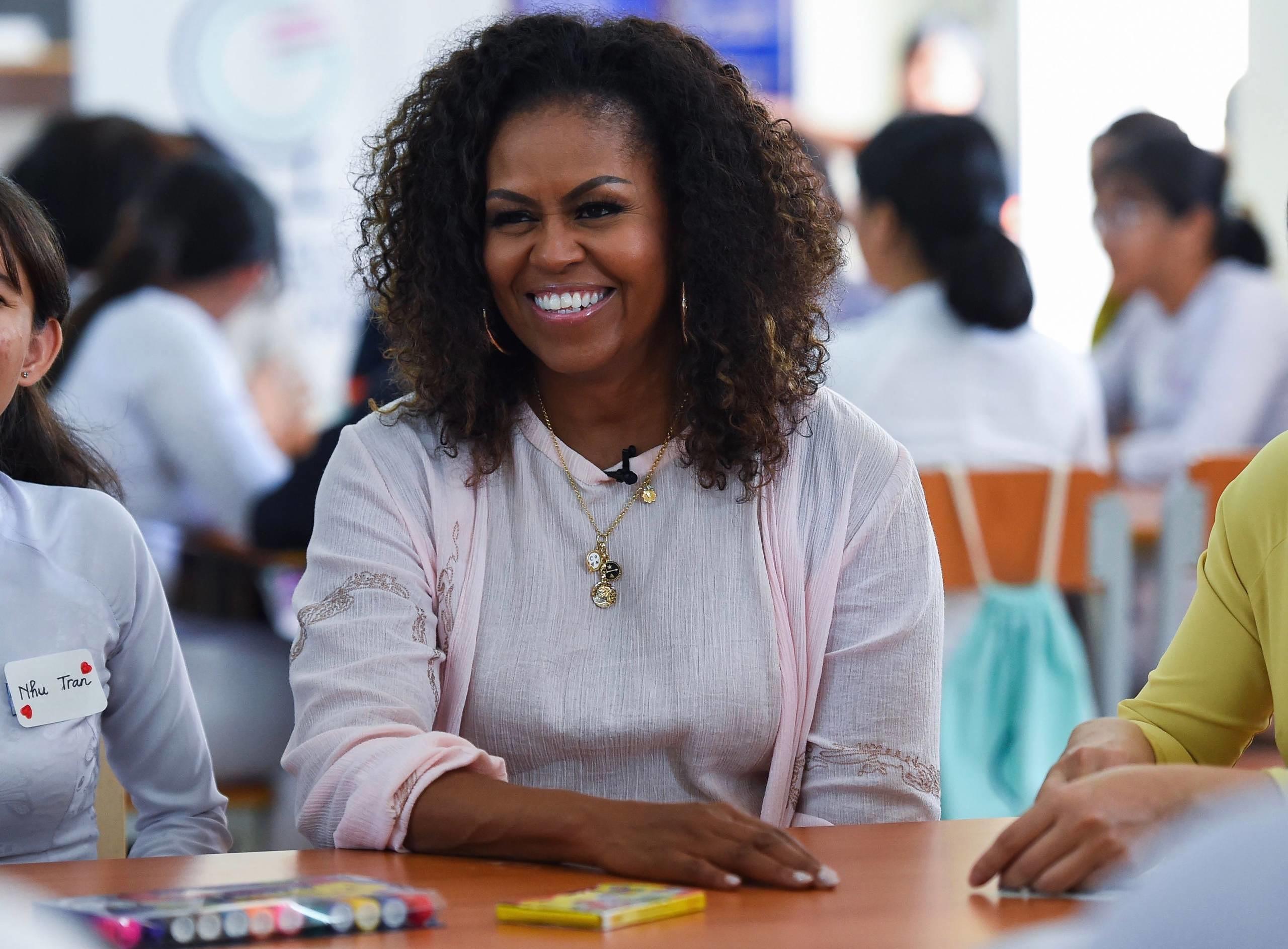 Michelle Obama im Dezember 2019 bei einem Treffen mit vietnamesischen Studentinnen, um sich für die Bildung von Frauen stark zu machen.
