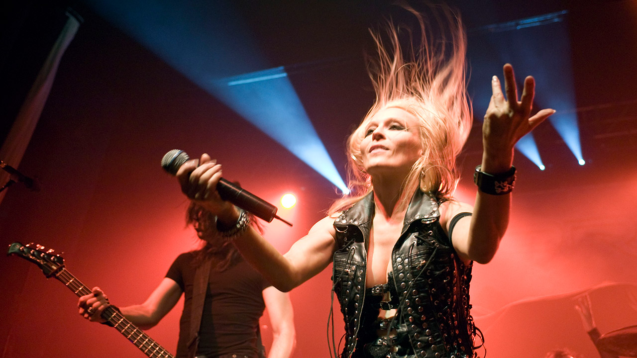 Doro, die „Queen Of Metal“ ist heute Abend zu Gast bei #DaheimDabeiKonzerte.