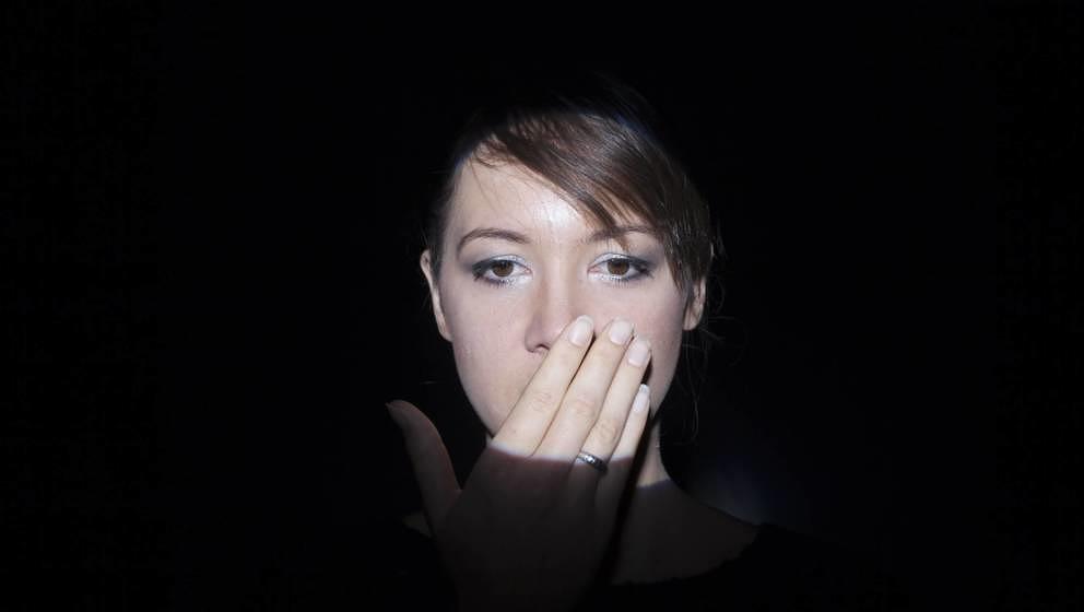 Sophie Hunger hat mit „Everything Is Good“ bereits die dritte Single von ihrem bevorstehenden Album HALLUZINATIONEN getei