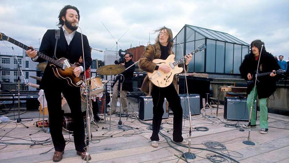 The Beatles-outdoor performance on the rooftop of their Apple Corps HQ in 1969.
Bild aus dem Film 'The Beatles-get back' aus 