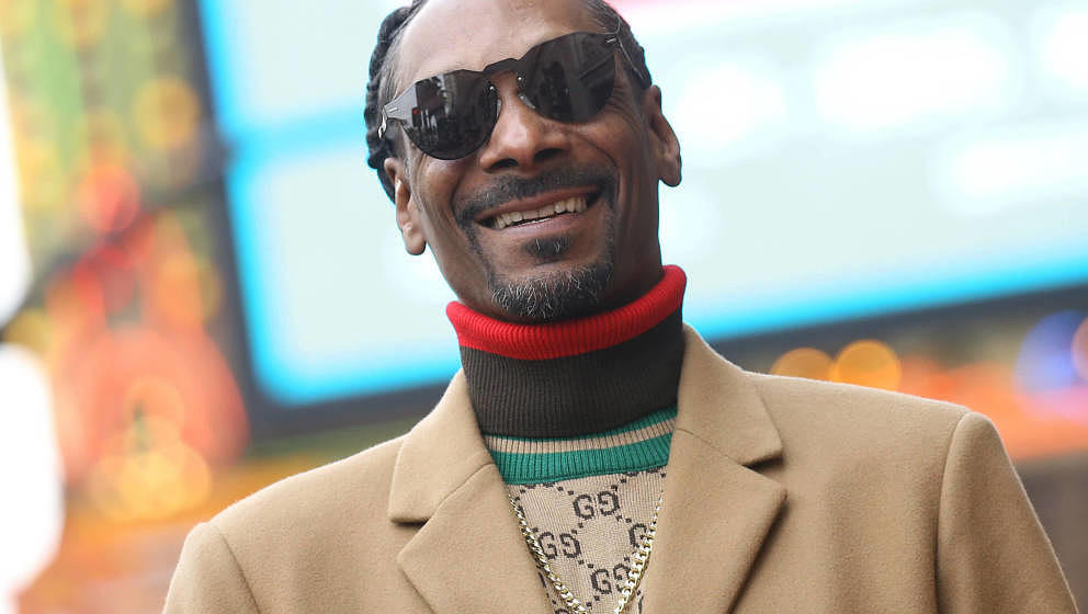 HOLLYWOOD, CALIFORNIA - NOVEMBER 19: Snoop Dogg attends the ceremony honoring him with a Star on The Hollywood Walk of Fame h