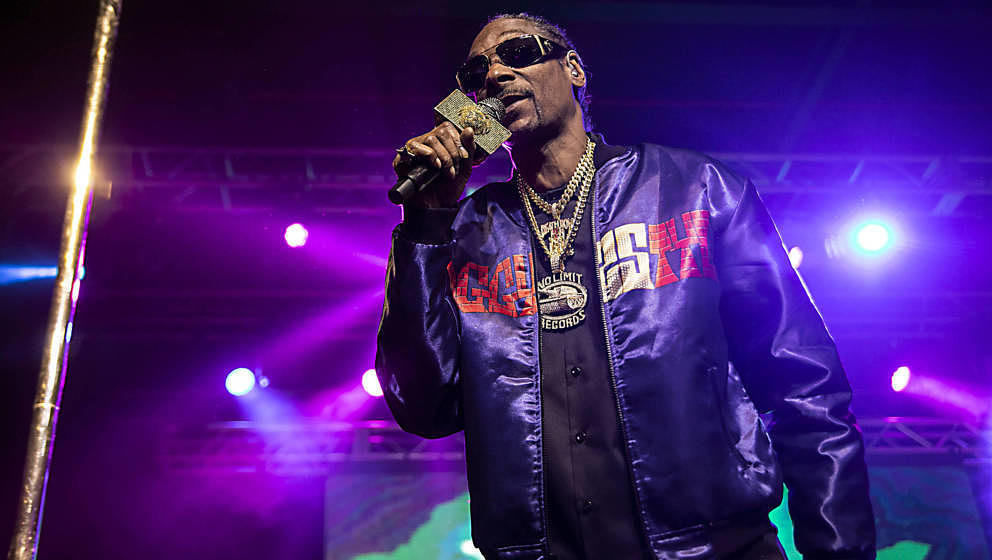 CHARLOTTE, NORTH CAROLINA - DECEMBER 18:  Rapper Snoop Dogg performs at The Fillmore on December 18, 2019 in Charlotte, North