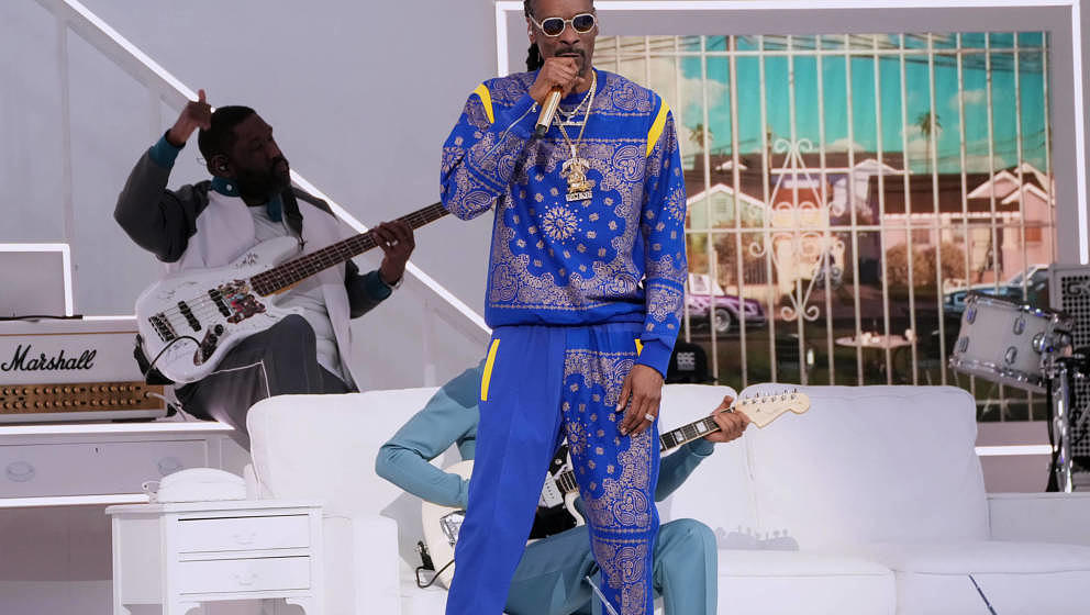 INGLEWOOD, CALIFORNIA - FEBRUARY 13: Snoop Dogg performs onstage during the Pepsi Super Bowl LVI Halftime Show at SoFi Stadiu