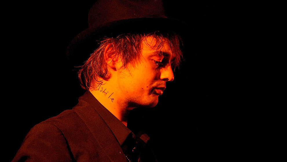 MANCHESTER, UNITED KINGDOM - MAY 17:  Pete Doherty performs solo accoustic show at Manchester Academy on May 17, 2008 in Manc