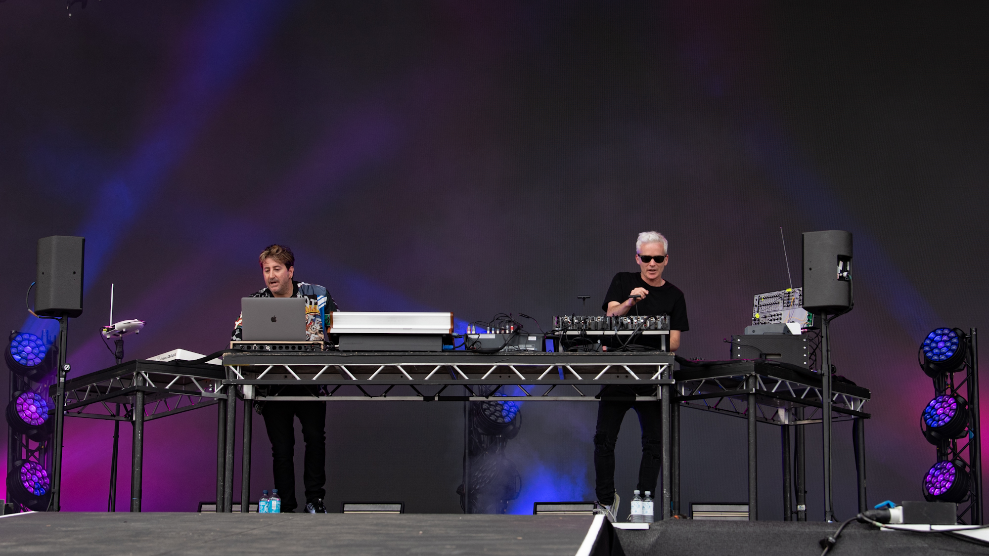 TS22-sa-the avalanches-3