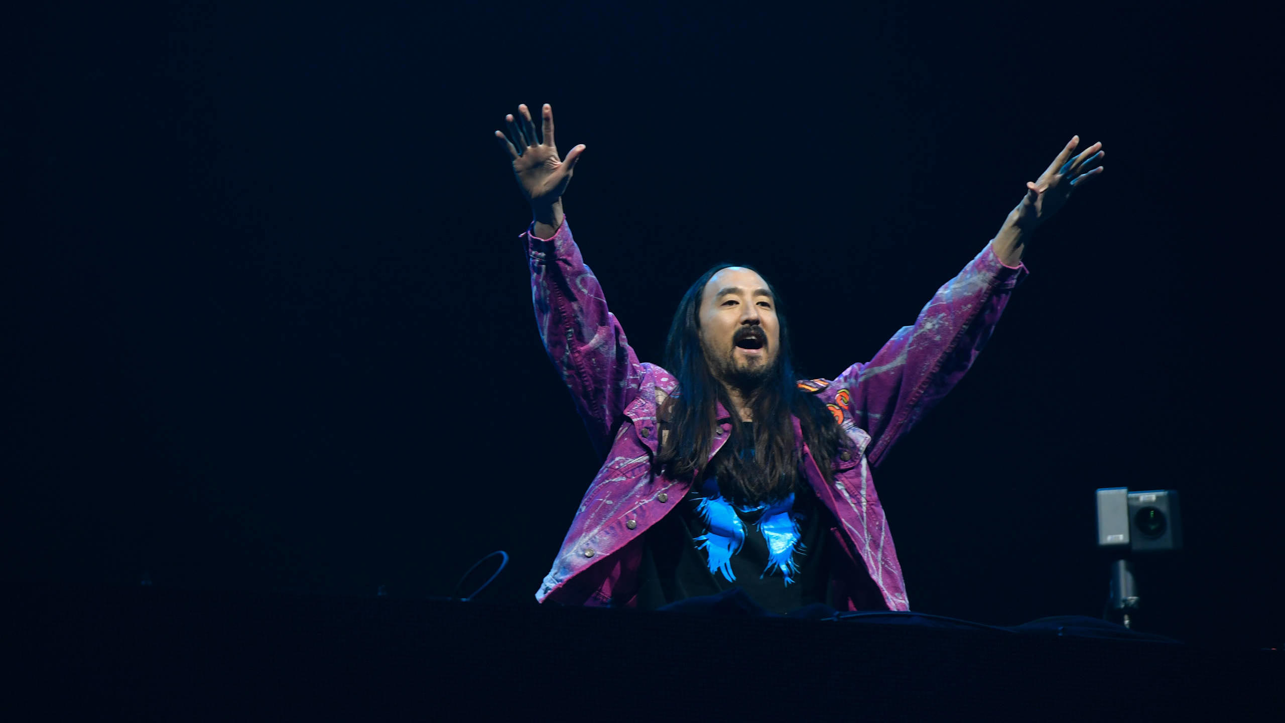 DJ und Musikproduzent Steve Aoki heißt seinen ersten Sohn willkommen.
