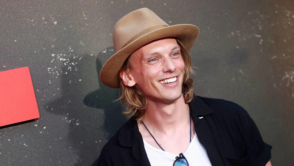 HOLLYWOOD, CALIFORNIA - JUNE 21: Jamie Campbell Bower attends the Universal Pictures' 'The Black Phone' Los Angeles Premiere 