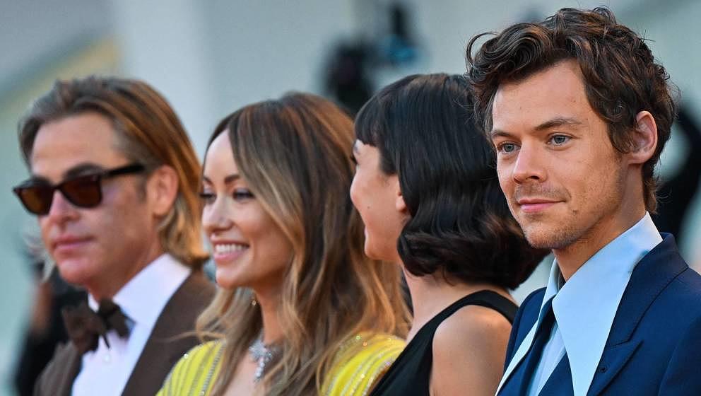 (From L) US actor Chris Pine, US director and actress Olivia Wilde, Sydney Chandler and British singer and actor Harry Styles