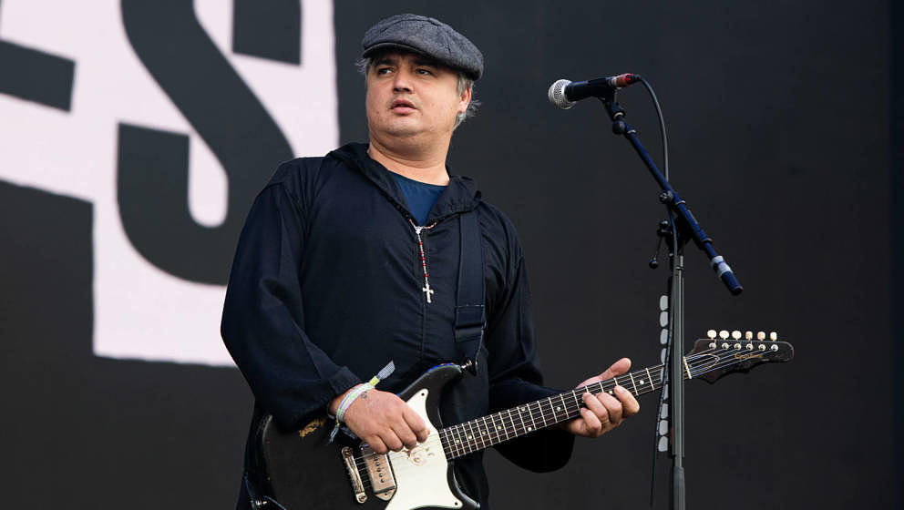 GLASTONBURY, ENGLAND - JUNE 24: Pete Doherty of The Libertines performs on the Other stage at Glastonbury Festival at Worthy 