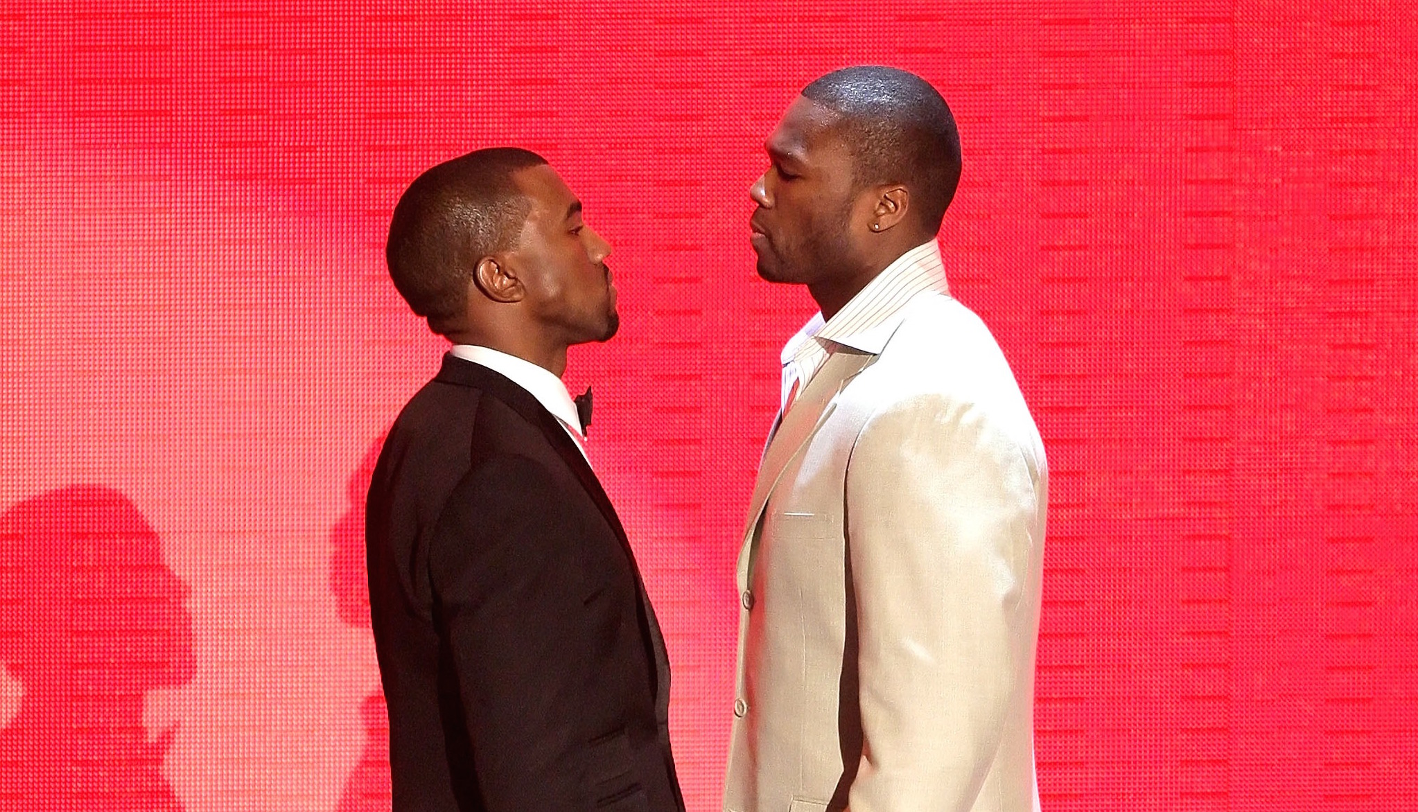 Promotion kanye. 50 Cent и Канье Уэст. Канье Уэст против 50 цент. Канье Вест 2007. 50 Сент Kanye West.