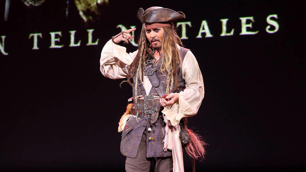 ANAHEIM, CA - AUGUST 15:  Actor Johnny Depp,  dressed as Captain Jack Sparrow, of PIRATES OF THE CARIBBEAN: DEAD MEN TELL NO 