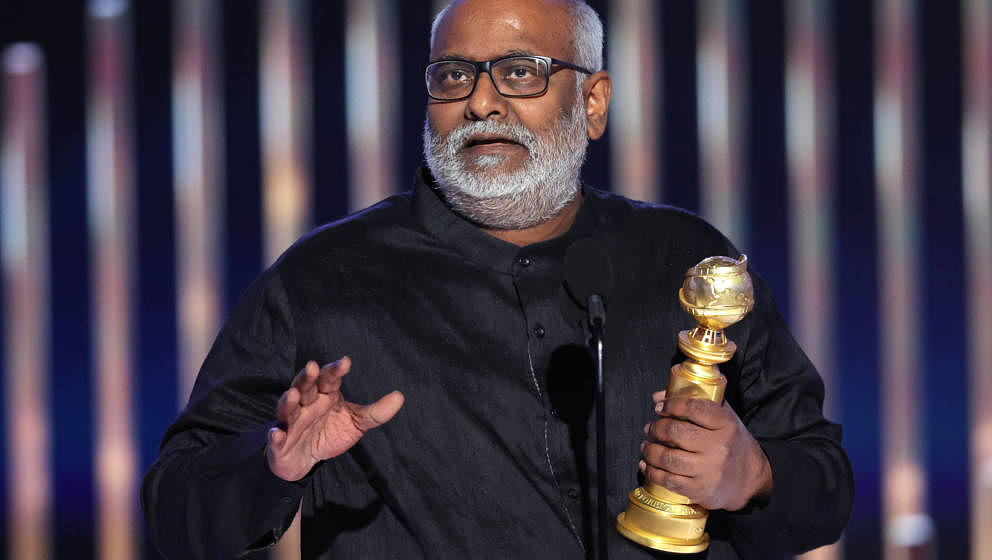 M.M. Keeravani nimmt einen Golden Globe für „Naatu Naatu“ entgegen