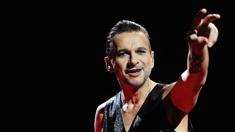 LONDON, ENGLAND - NOVEMBER 19:  Dave Gahan of Depeche Mode performs live on stage during the 'Delta Machine' tour at O2 Arena
