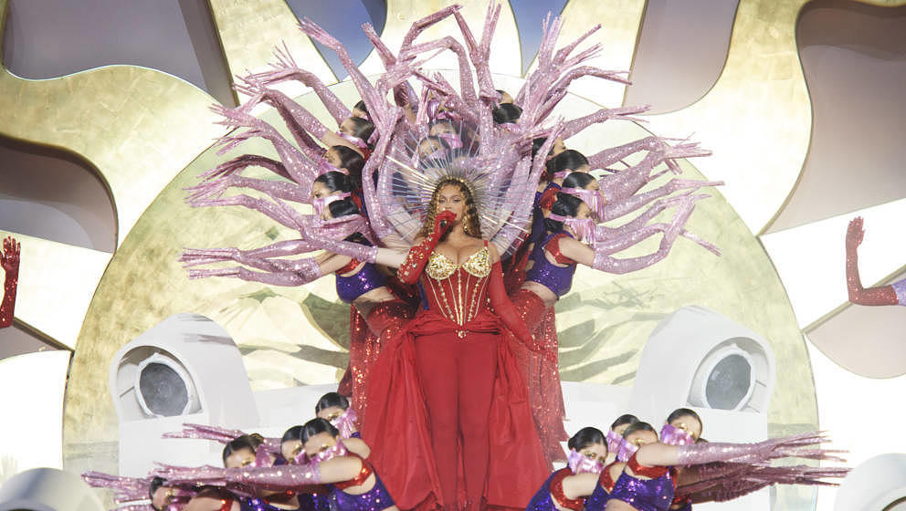 DUBAI, UNITED ARAB EMIRATES - JANUARY 21: Beyoncé performs on stage headlining the Grand Reveal of Dubai's newest luxury hot