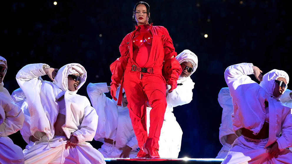 GLENDALE, ARIZONA - FEBRUARY 12: Rihanna performs during Apple Music Super Bowl LVII Halftime Show at State Farm Stadium on F