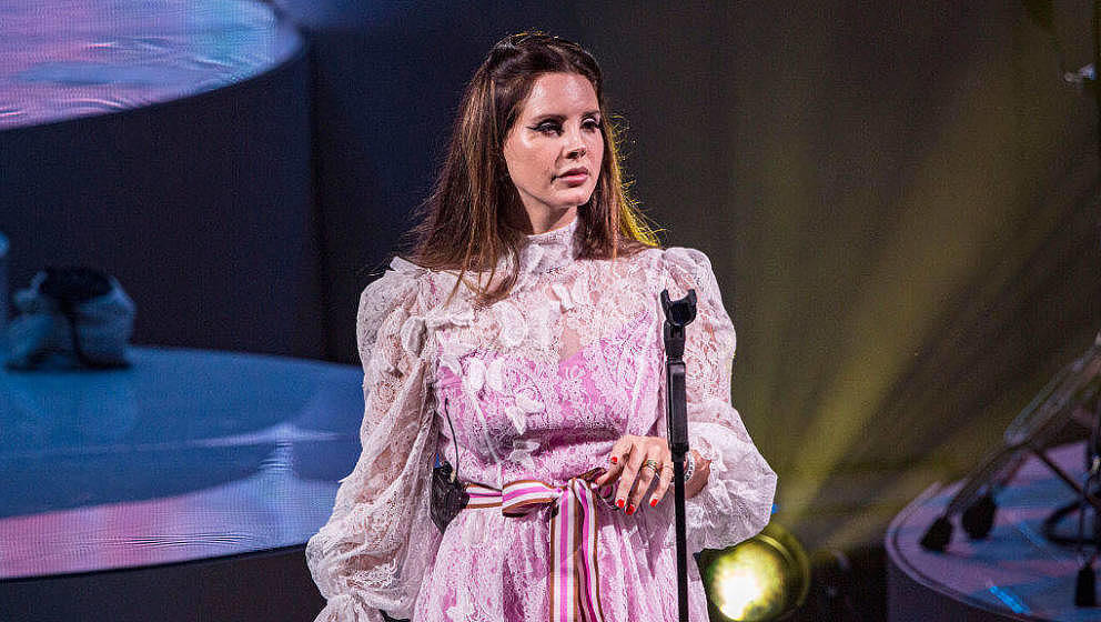 Lana Del Rey bei einem Konzert in San Diego, Kalifornien, 2019. 

