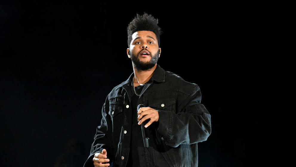 NEW YORK, NY - SEPTEMBER 29:  Singer The Weeknd performs onstage during the 2018 Global Citizen Concert at Central Park, Grea