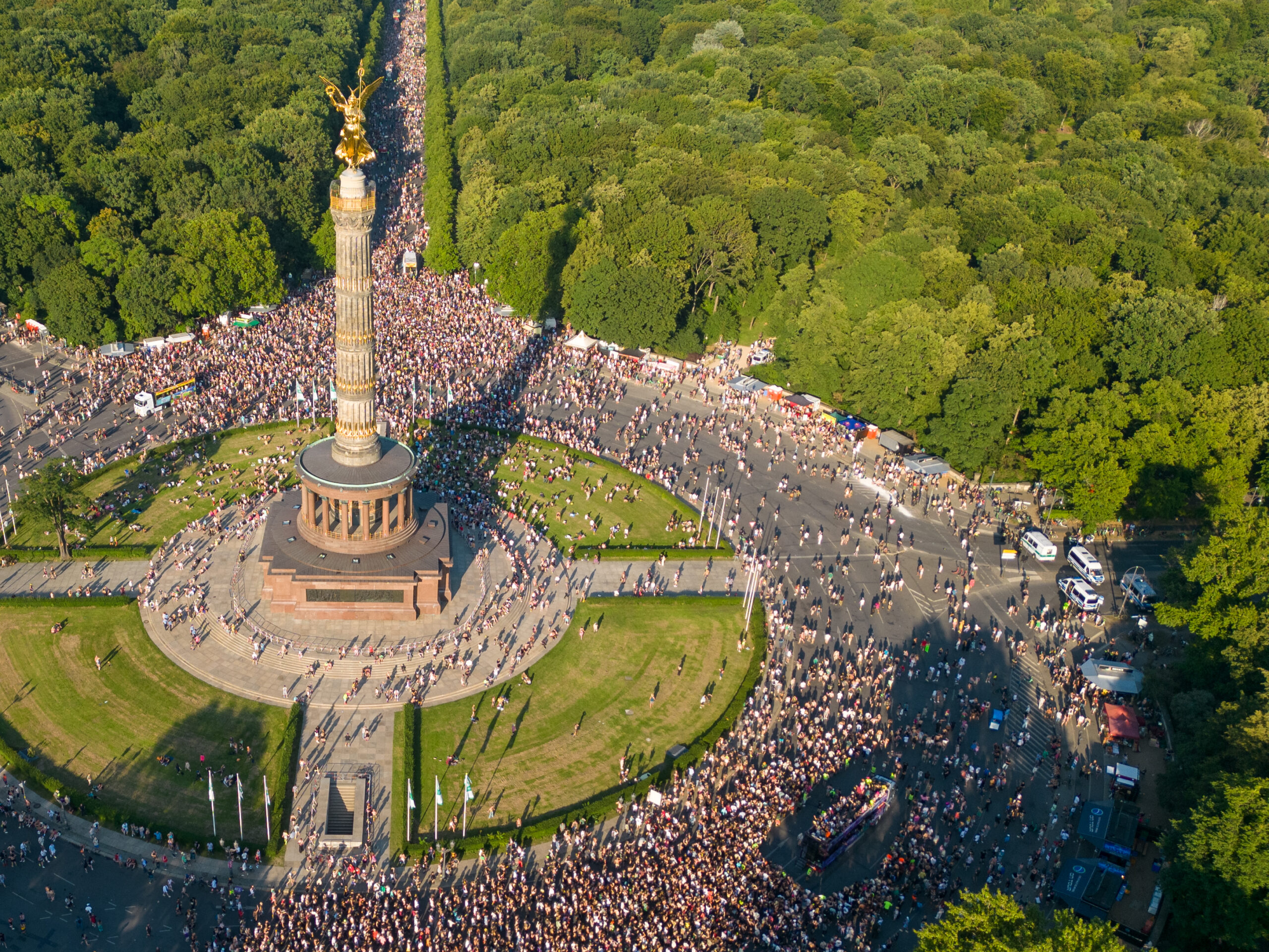 "Rave the Planet" Techno Parade In Berlin