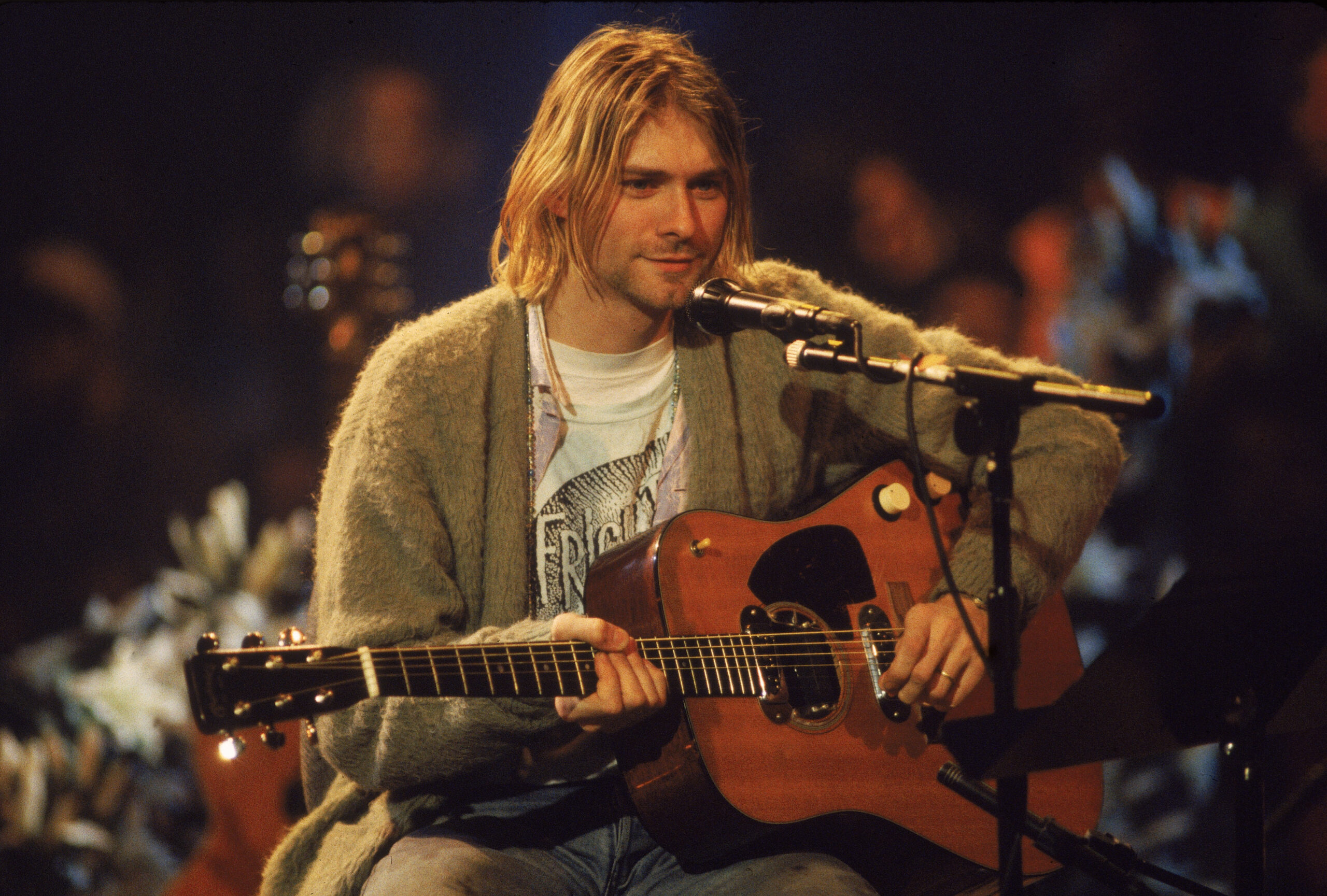 MTV Unplugged: Am 18. November 1993 geben Nirvana ein Akustik-Konzert bei MTV. Das legendäre Konzert geht als letztes großes Konzert des Sängers in die Geschichte ein. Die offiziellen Aufnahmen werden erst nach seinem Tod veröffentlicht.