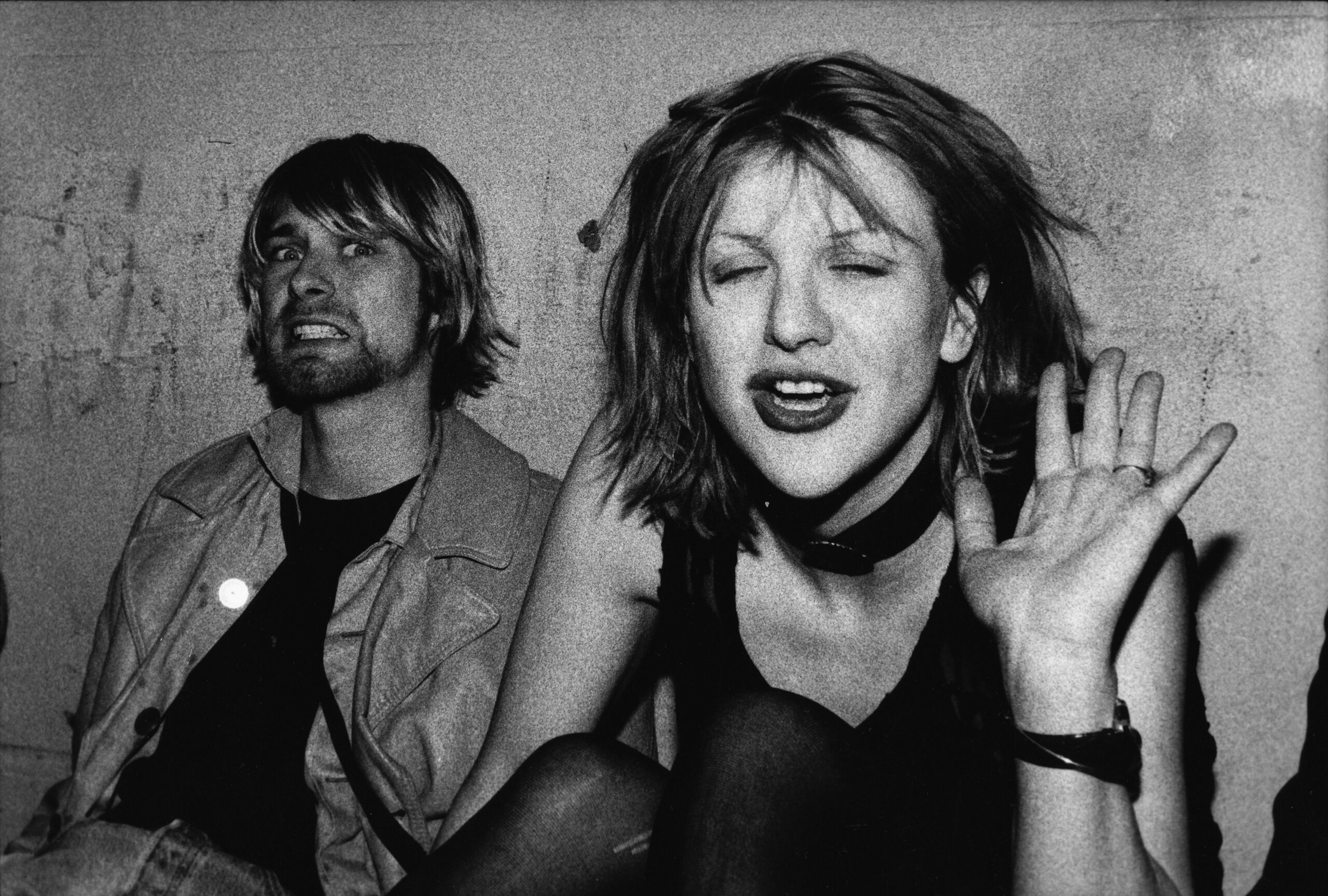 Seine spätere Frau Courtney Love lernt Kurt bereits 1989 auf einem kleinen Nirvana-Konzert in Portland, Oregon kennen. Im Februar 1992 heiraten die beiden.