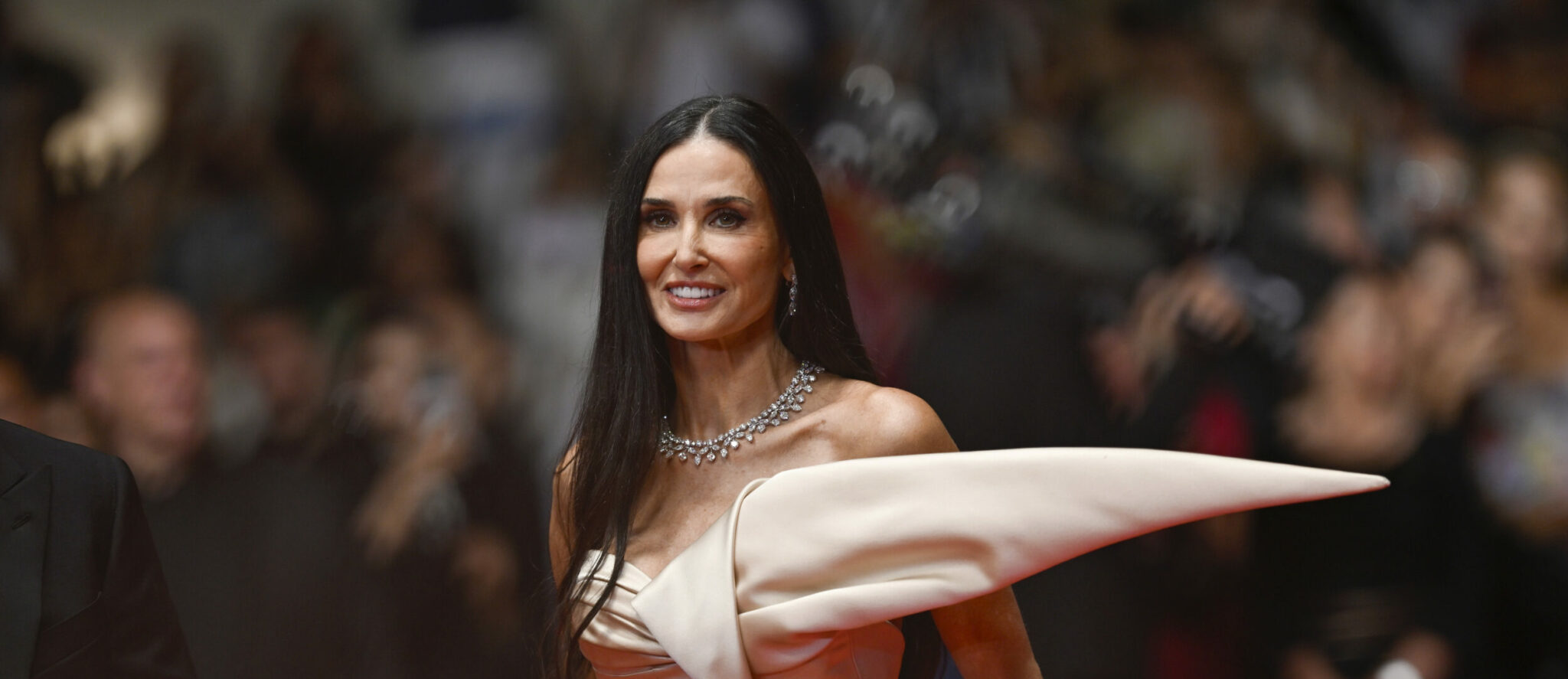 Demi Moore zeigt sich nackig in „The Substance“ – eine „verletzliche