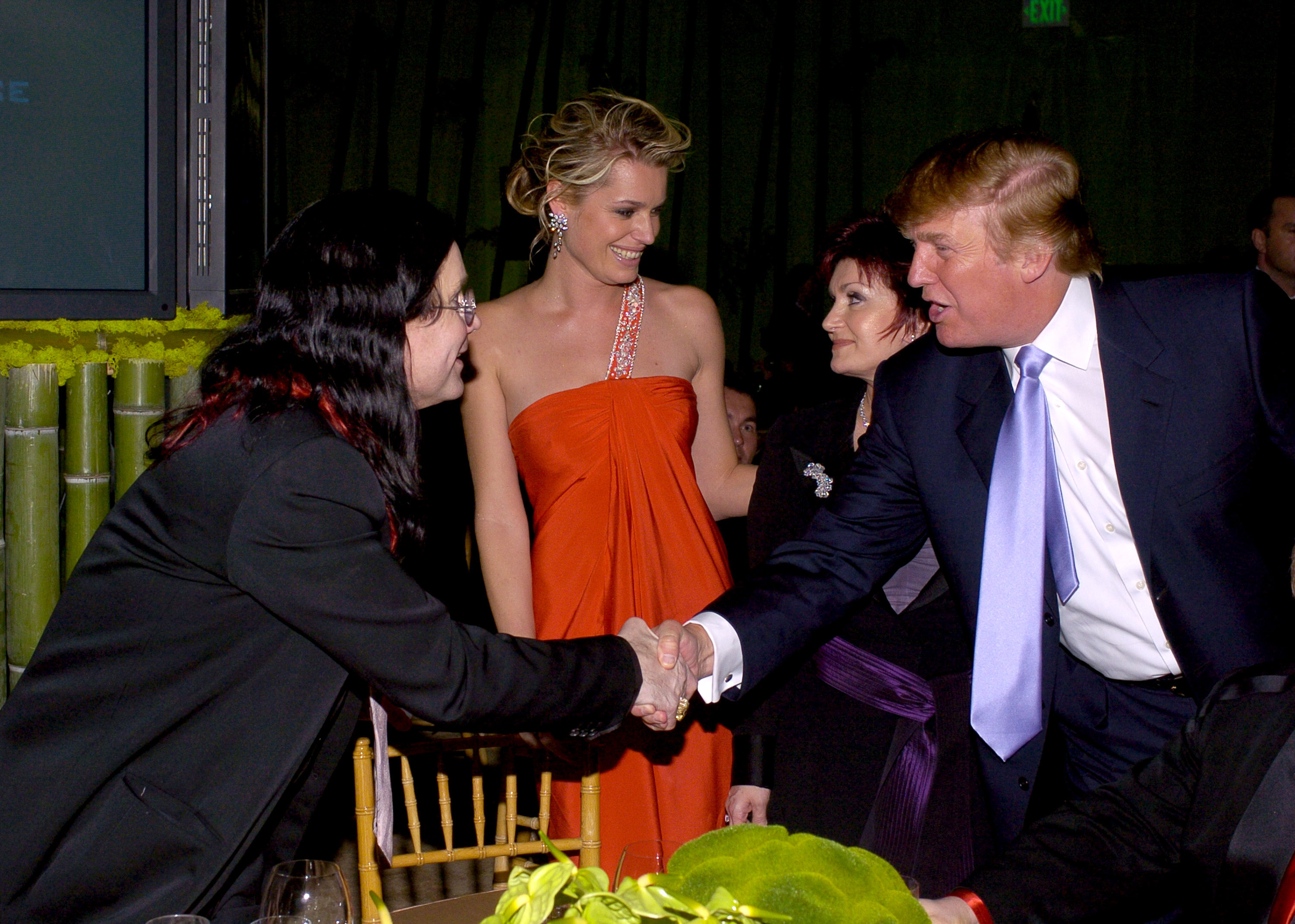 Ozzy Osbourne & Donald Trump bei der Elton John AIDS Foundation Oscar Party 2004