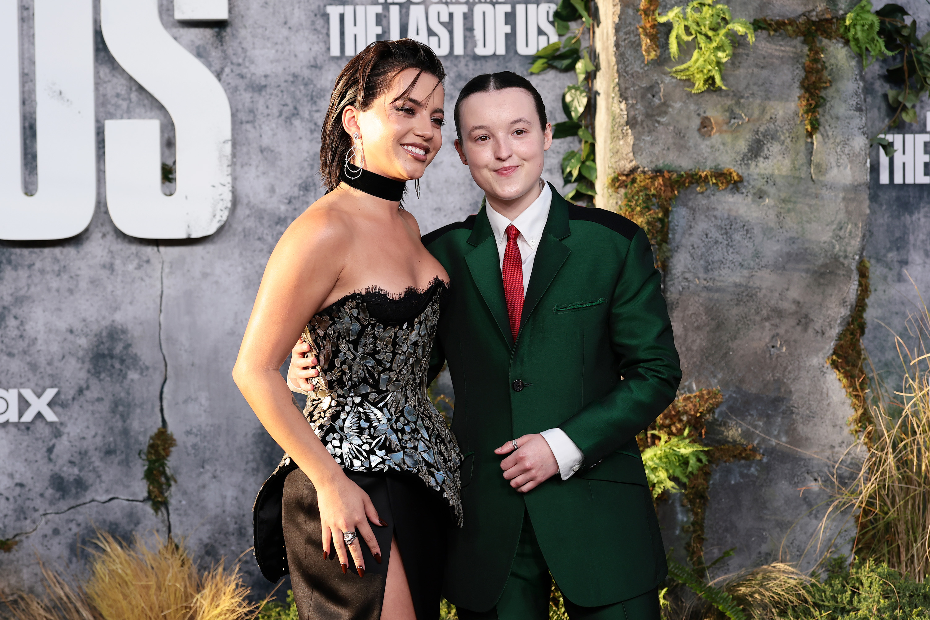 Isabela Merced & Bella Ramsey