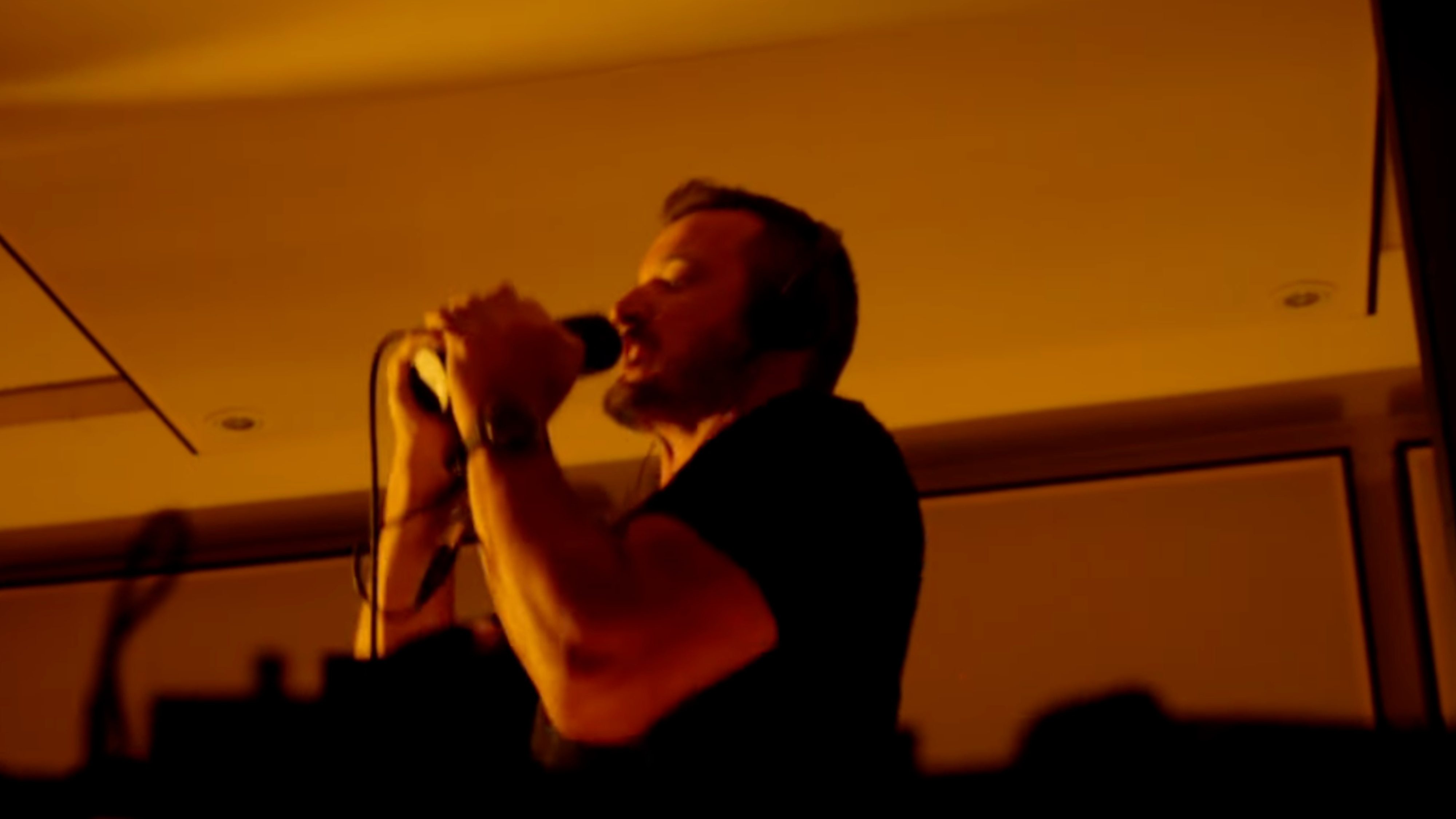 Dominik Paris mit seiner Metal-Band Rise of Voltage