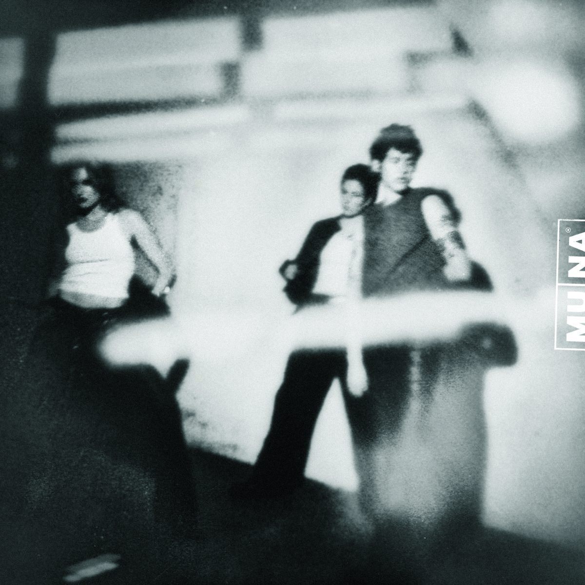 Muna - DANCING ON THE WALL