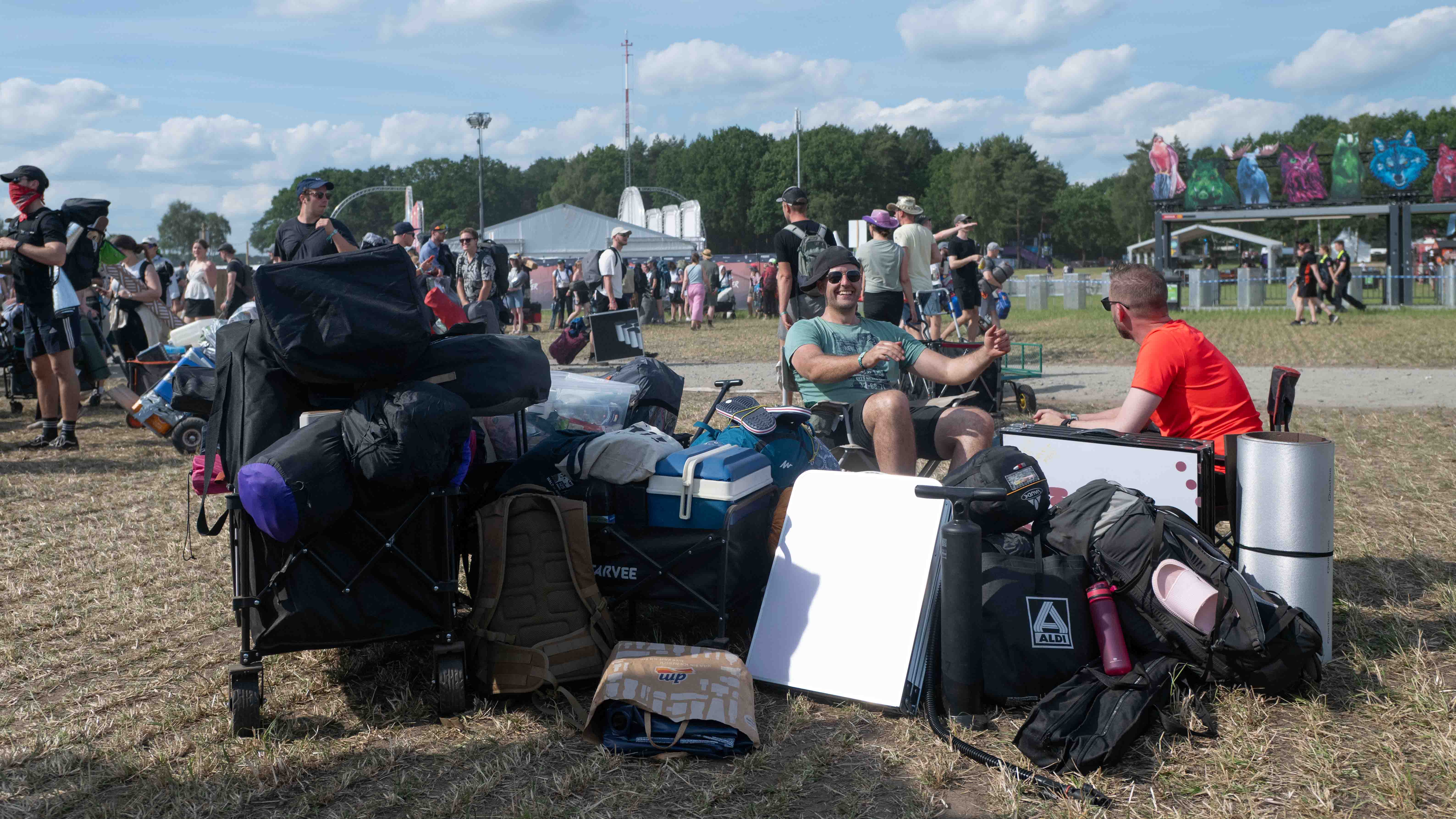 18.06.2026, Eichenring, Scheessel, GER, Hurricane-Festival, im Bild wo bleibt die Hilfe? Foto © Rojahn