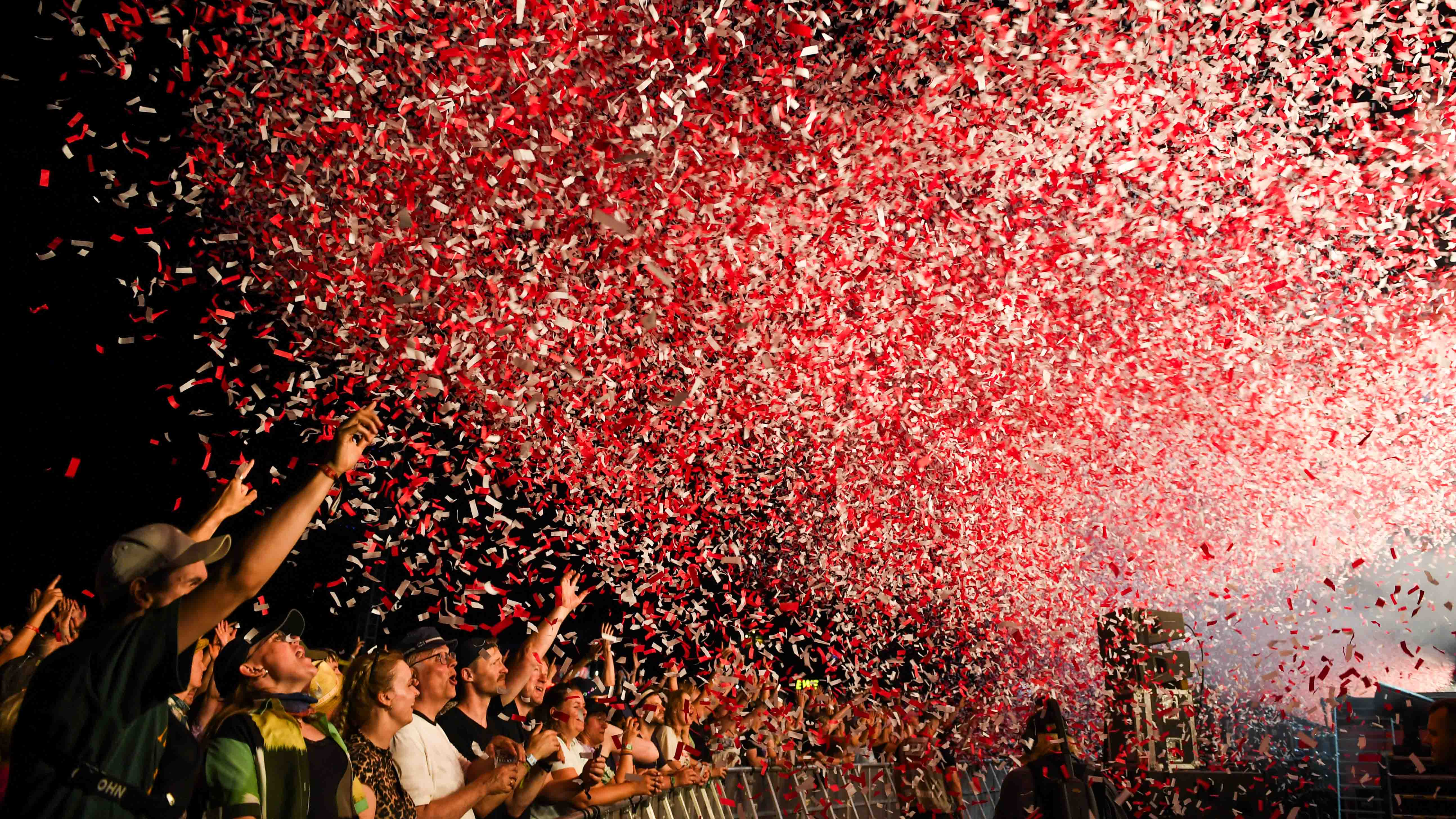 19.06.2026, Eichenring, Scheessel, GER, Hurricane-Festival, im Bild"KRAFTKLUB mit KONFETTI"Foto © Rojahn